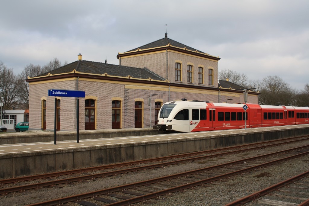 Arriva Spurt (Stadler GTW) trein voor het Noord-Nederlands Trein & Tram Museum